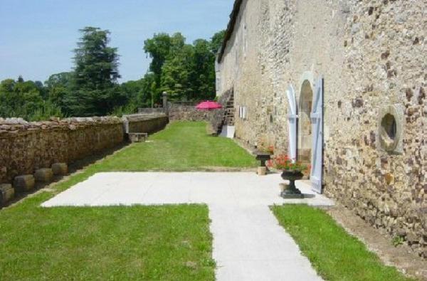 Chateau De Beaujeu Sens-Beaujeu Buitenkant foto