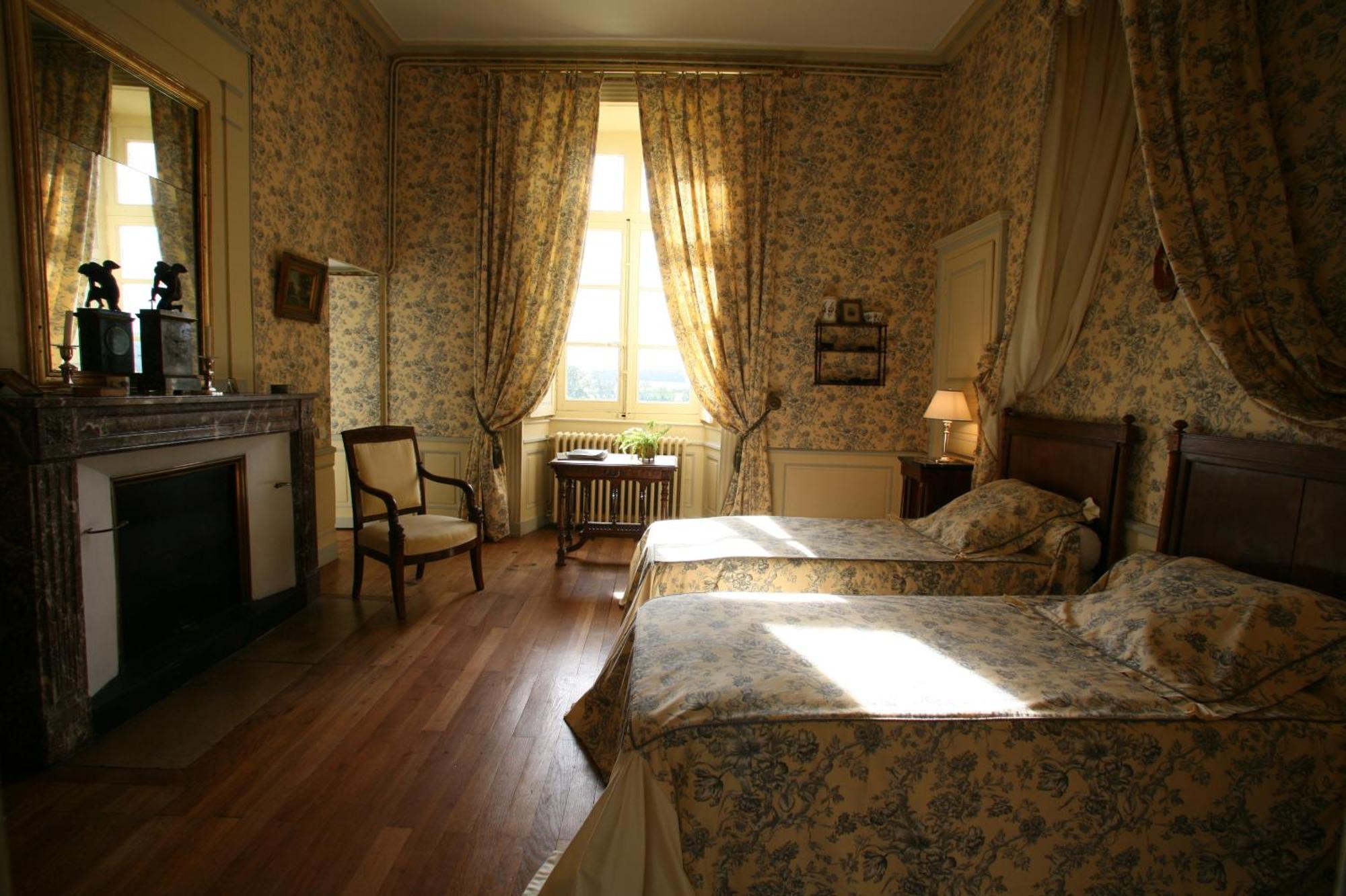 Chateau De Beaujeu Sens-Beaujeu Buitenkant foto